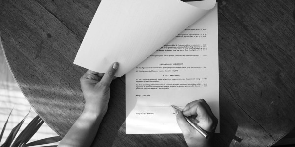 Contratos de Trabajo / Situaciones Irregulares en Terres de l'Ebre · Contratos Ilegales